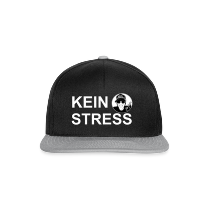 Boscho Kein Stress ® Snapback Cap weißer Text / weißes Logo - Schwarz/Grau